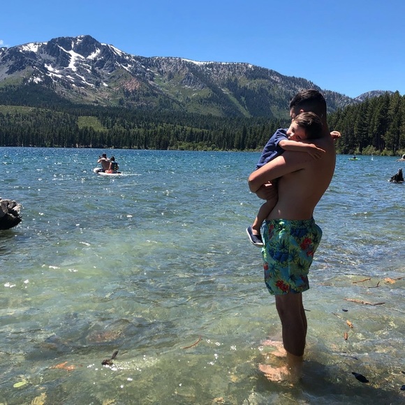 Meet your Posher, Josh - Picture 2 of 5